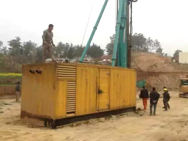 城口如何判断水冷式机油散热器密封件是否需要更换?